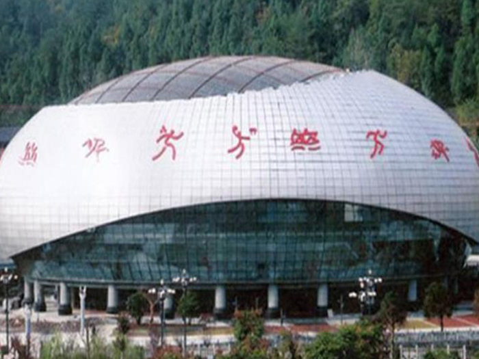 吕梁体育中心球形网架加工安装
